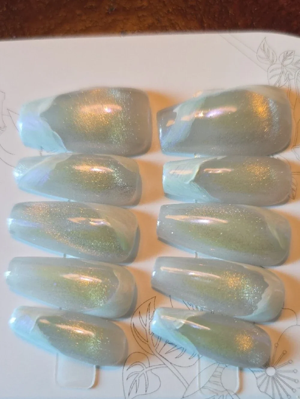 Shimmery Opal White Press-On Nail Set Size Large